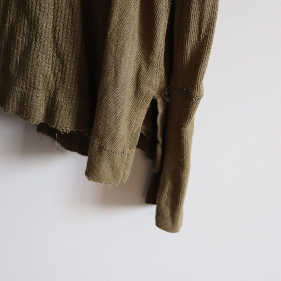 Free People Women's Sz Lrg Green Relaxed Fit Waffle Knit Thumb Holes Casual Top - Picture 9 of 13